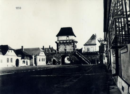 273-1859-turnul portii-demolat in 1872-bulevardul Lenin, vedere dinspre vest