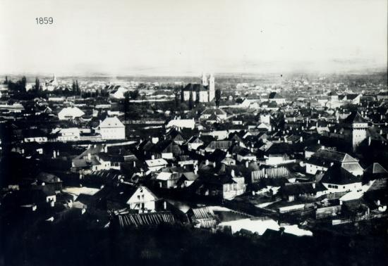 274-1859-vedere de pe cetatuie-zona pietii m. viteazu-se vede turnul podului