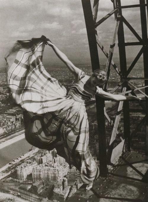 Lisa Fonssagrives,La Tour Eiffel, Paris 1939