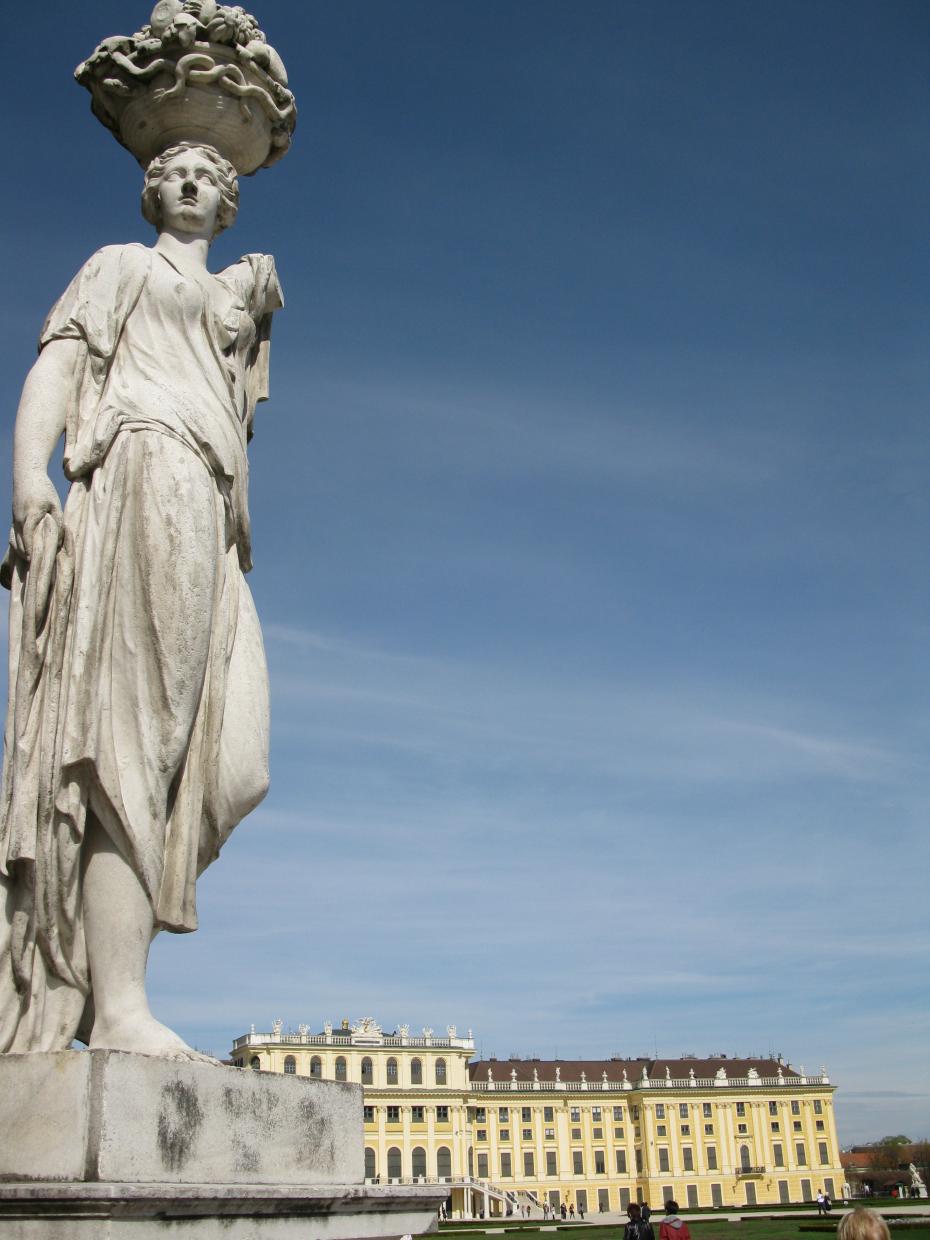 statuie Schoenbrunn Palace